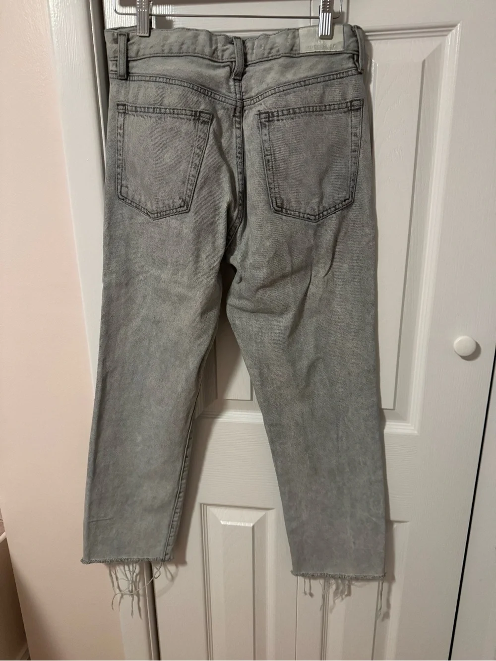 MNG Denim Havana Straight Leg Jeans – Women’s US 4 – Light Gray Acid Wash – Raw